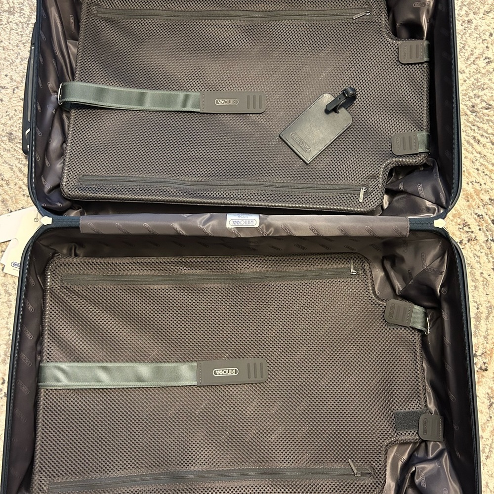 Brand new luxury Rimowa Salsa Deluxe suitcase in rare colour Yachting Blue - Picture 12 of 14